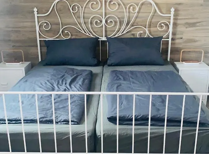 Burkhart 아파트 *